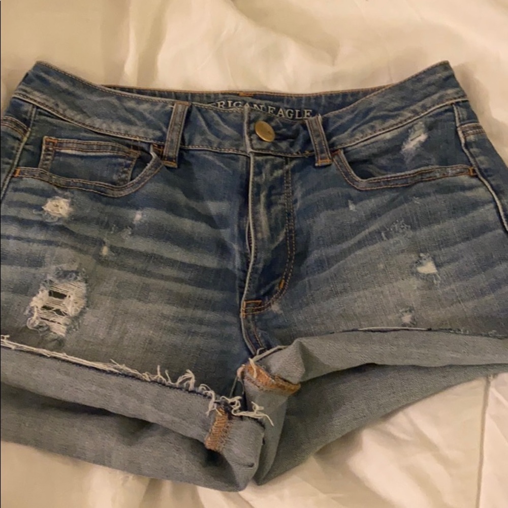 High waisted super stretch AE shorts with rips